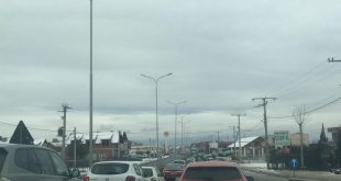 Si shkak i vërshimeve nga reshjet e fundit është bllokuar rruga Sllatinë-Vragoli, ku janë rijuar kolona të gjata