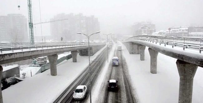 Ministria e Infrastrukturës dhe Transportit, njofton se të gjitha rrugët në Republikën e Kosovës janë të kalueshme