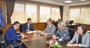Ministri i Arsimit, Shyqiri Bytyqi bisedon me deputetë të Kuvendit të Kosovës nga Komisioni për Arsim