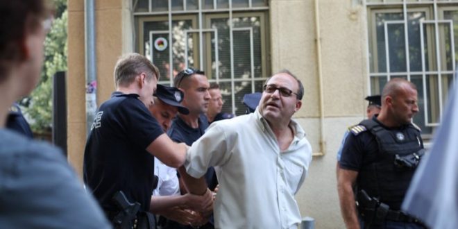 Policia e Shqipërisë, me kërkesë të Policisë së Kosovës ndaloi në Durrës, veprimtarin dhe ish të burgosurin politik, Sadri Ramabaja