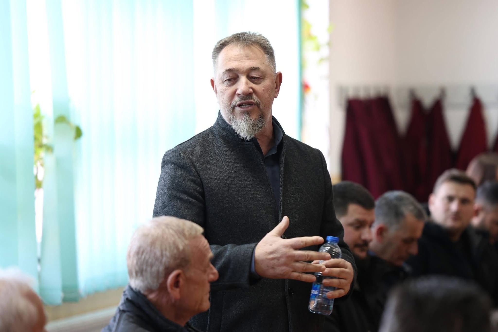 Kryetari Sami Lushtaku takoi banorët e fshatrave të Bashkësisë Lokale të Runikut