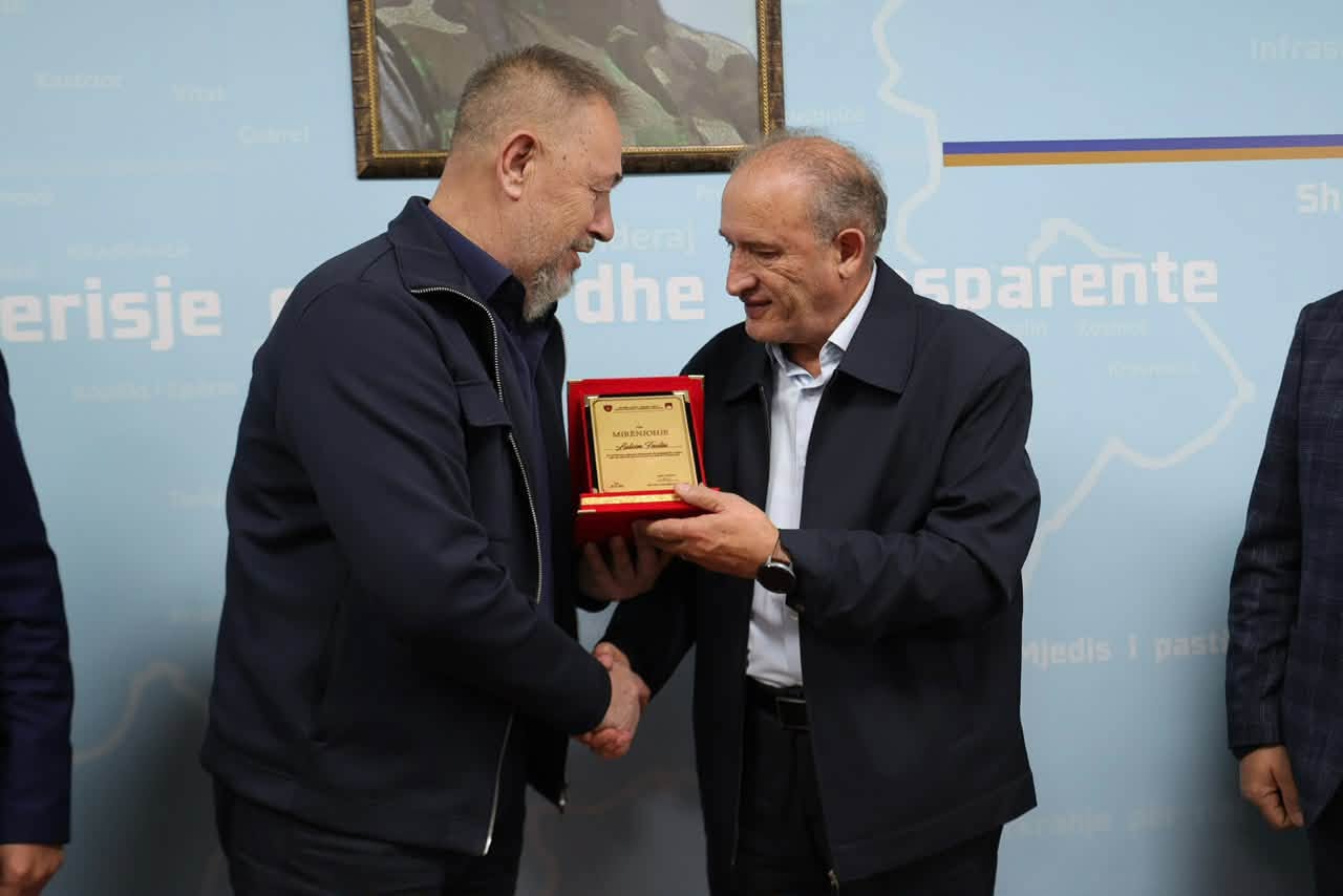 Pas një karriere të gjatë në shërbim të institucionit dhe qytetarëve pensionohet z  Lulzim Fazliu