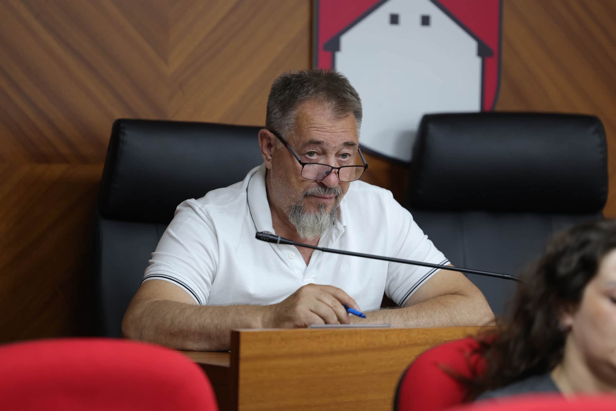 Kryetari Lushtaku mbajti takimin e parë publik me qytetarët për vitin 2026
