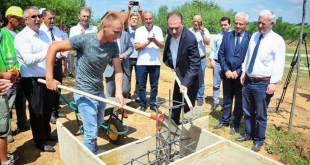 Limaj ka vënë gurëthemelin për ndërtimin e objetit të shkollës "Dëshmorët e Kombit"në Vraniq të Therandës