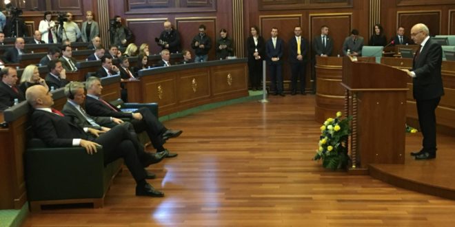 Sot në Kuvendin e Kosovës po mbahet një seancë solemne në shënim të 9-vjetorit të shpalljes së pavarësisë
