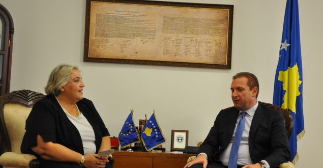 Ministri i Punëve të Brendshme, Flamur Sefaj, priti sot në takim njoftues shefen e misionit të EULEX-it në Kosovë, Alexandra Papadopoulou