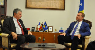 Ministri i Punëve të Brendshme, Flamur Sefaj, ka pritur në një takim ambasadorin e Francës në Kosovë, Didier Chabert