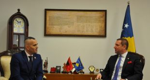 Ministri i Brendshëm, Flamur Sefaj ka pritur sot në takim drejtorin e Përgjithshëm të Policisë së Shqipërisë, Ardi Veliu