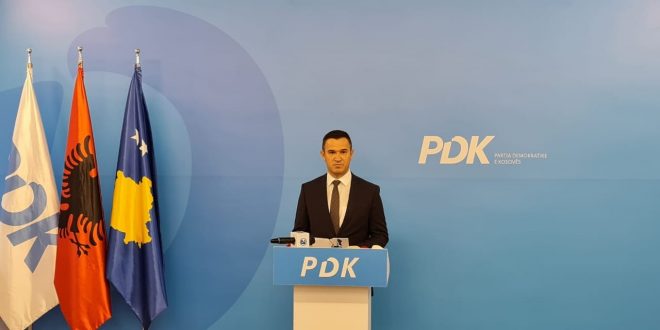 Deputeti i PDK-së, Sejdi Hoxha i reagon Kurtit, në Hagë nuk po gjykohet asnjë parti politike, por vet lufta e UÇK-së