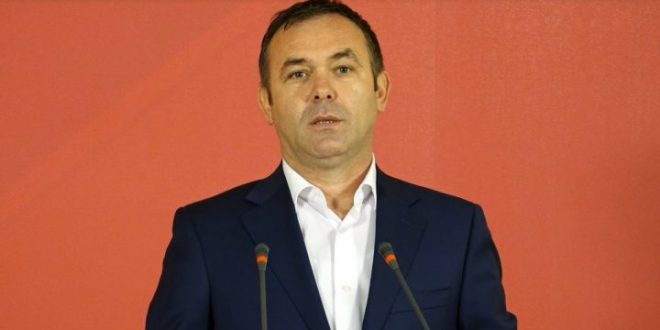 Rexhep Selimi kërkon nga kryeministri Hoti që të mos e shtyjë mbledhjen e dy qeverive por të takohen me 25 shtator