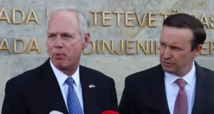 Senatorët amerikanë, Chris Murphy dhe Ron Johnson pas vizitës në Prishtinë po qëndrojnë edhe në Beograd