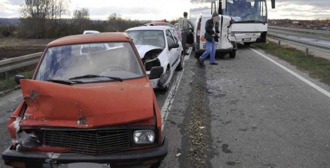 MPJ: Tre kosovarët, të cilët ishin pjesë e aksidentit në Serbi pas pranimit të ndihmës se parë janë kthyer në Kosovë
