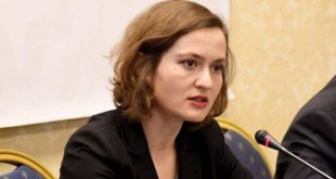 Besa Shahini, nuk do të jetë më ministre e Arsimit në Shqipëri për shkak të qëndrimit përbuzës dhe racist të opozitës