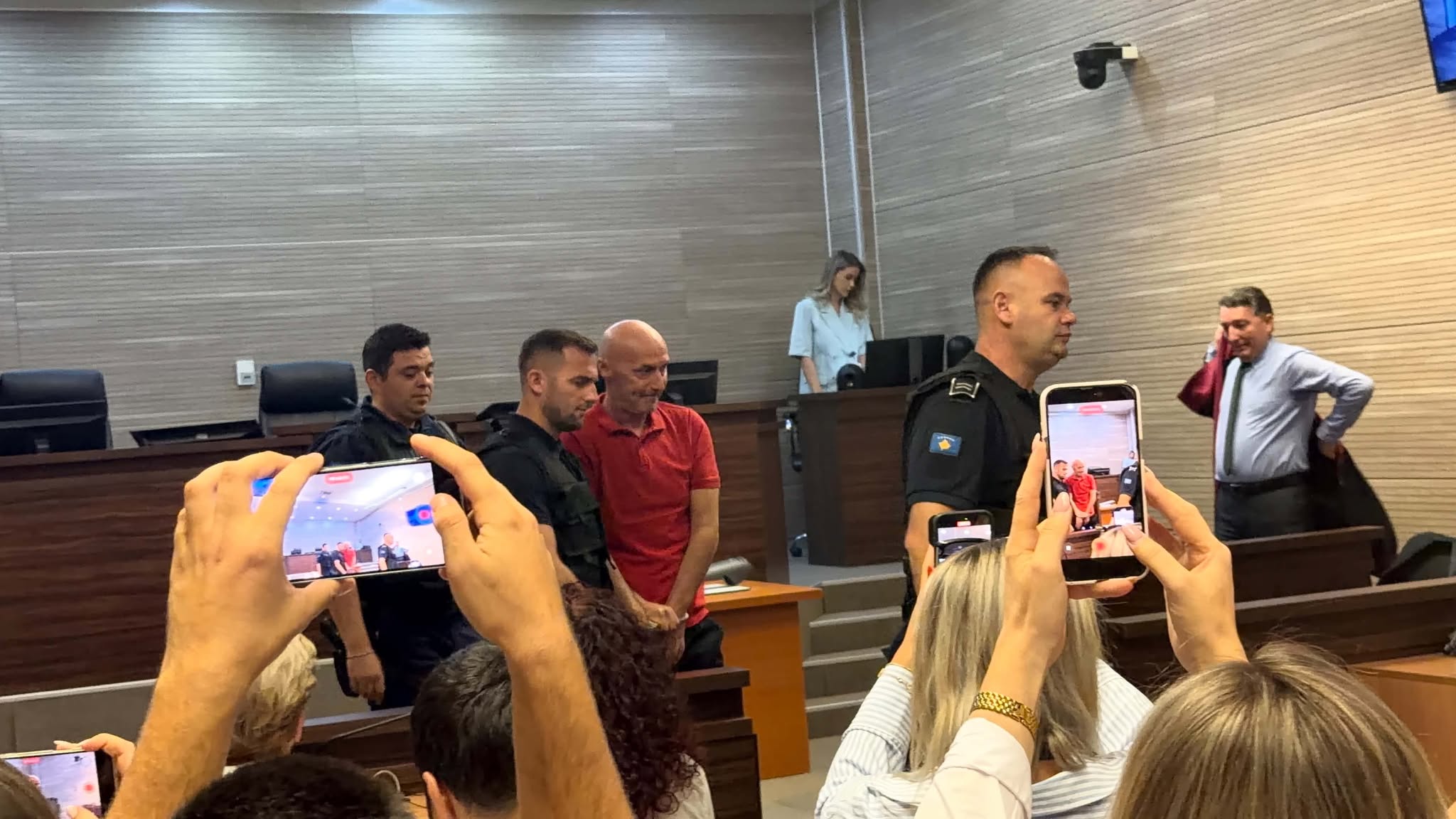 Nga kontaktet me BIA n te shantazhi  Çfarë thuhet në aktakuzën ndaj Fatmir Shehollit