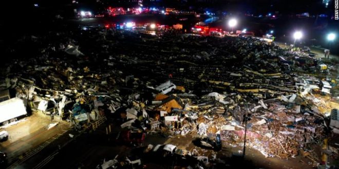 Numri i të vdekurve nga tornadot e fuqishme, që shkatërruan shumë qytete në Kentaki, mund të shkojë në mbi 100