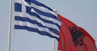 Komuniteti shqiptar në Greqi i thërret të gjithë emigrantët që të protestojnë për hapjen e kufijve me Shqipërinë