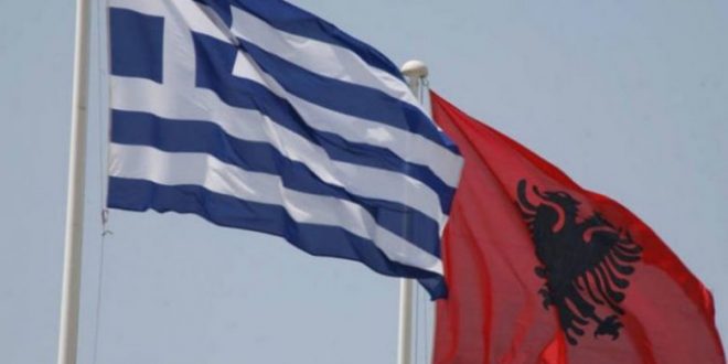 Komuniteti shqiptar në Greqi i thërret të gjithë emigrantët që të protestojnë për hapjen e kufijve me Shqipërinë