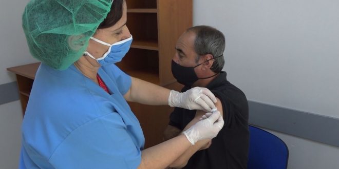 Sot në Shqipëri pritet që të vijnë rreth 7000 doza të tjera të vaksinës kundër virusit korona