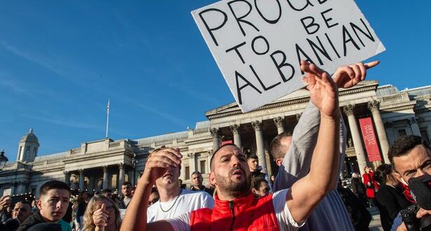 Alice Taylor: Retorika e qeveritarëve anglezë kundër shqiptarëve, është e turpshme, ashtu si kur politikat e tyre të emigracionit