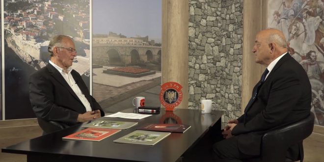 Bisedë në studion e TV-Diellit me dr. prof. Shyqri Galicën, studiues, poet, shkrimtar, kritik letrar, publicist, kryetar i Lidhjes së Shkrimtarëve të Kosovës