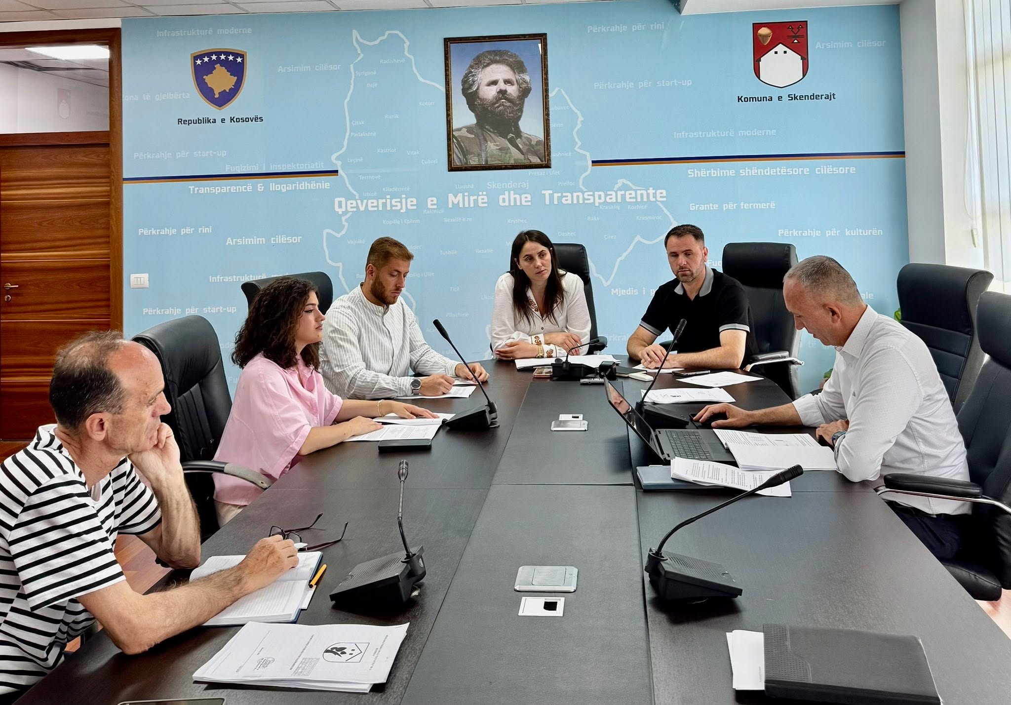 Në Skenderaj është mbajtur mbledhja e dytë e Komitetit për Politikë dhe Financa