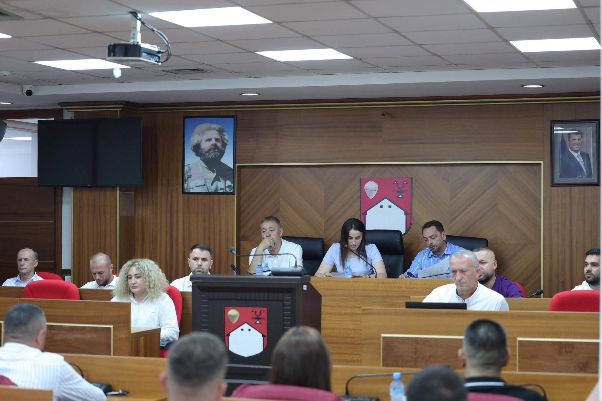 U mbajt mbledhja e rregullt e Kuvendit komunal të Skenderajt