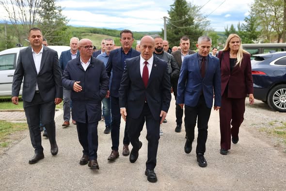Shqiponja e Dushkajës ngrihet madhështore si simbol i pathyeshmërisë shqiptare