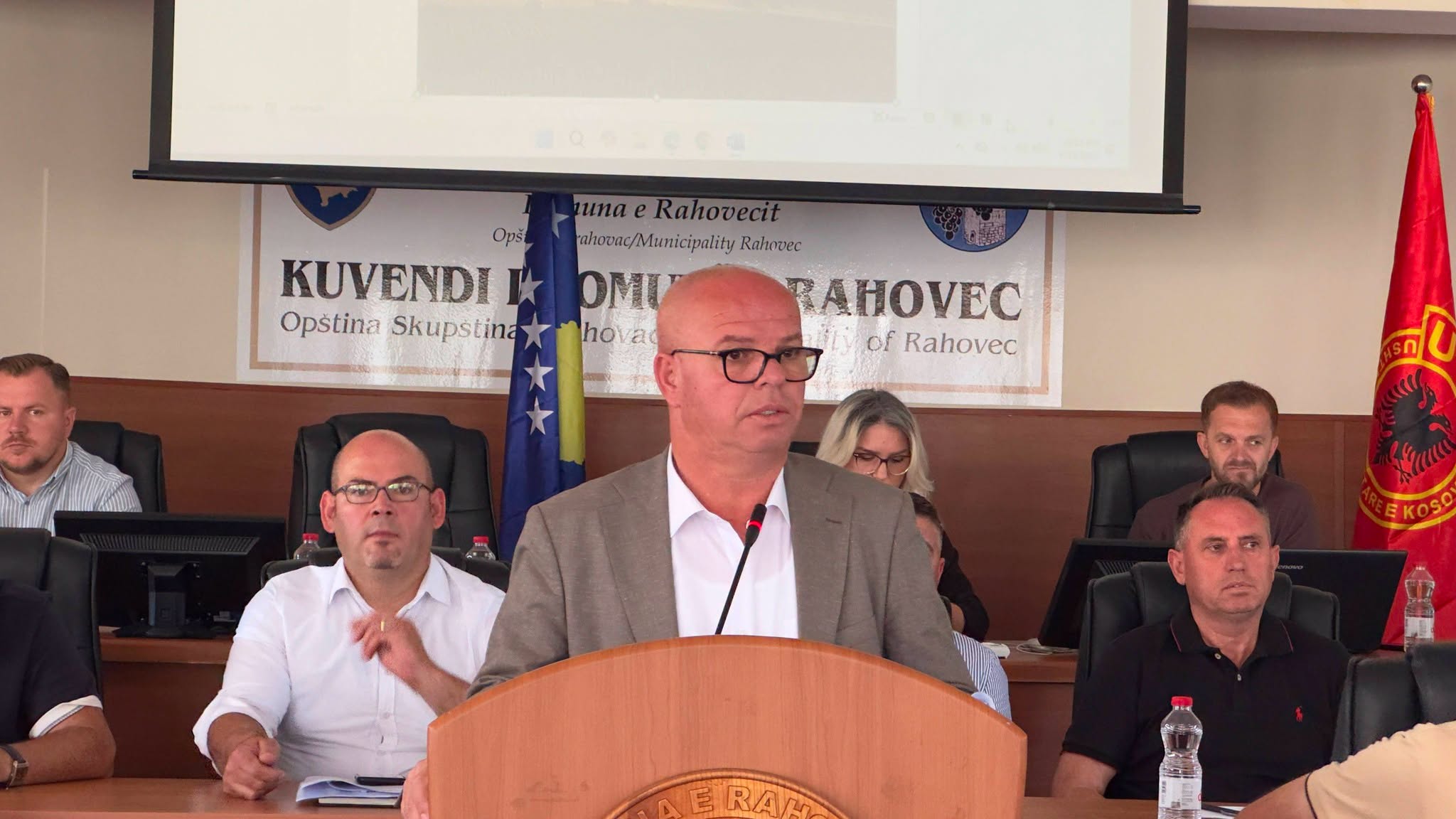 Kryetari Latifi mbajti takimin e parë publik me qytetarë për gjashtëmujorin e parë të këtij viti
