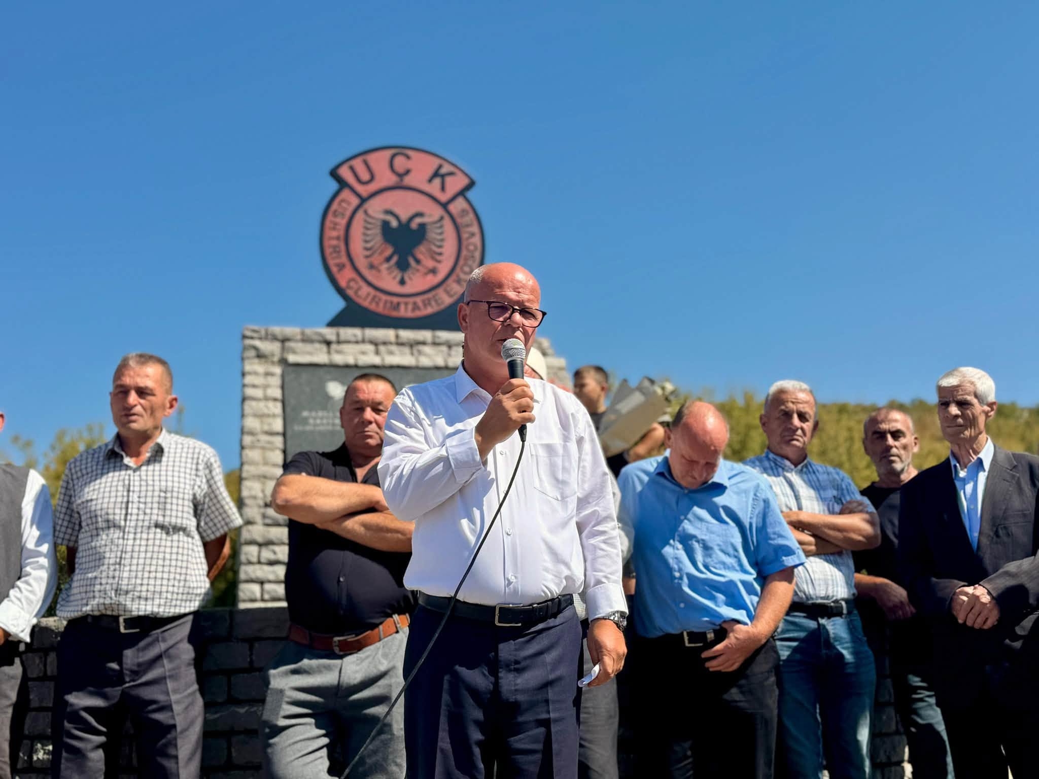 Mazllum Kastrati  Xhafer Vehapi dhe Esat Kastrati nga Zatriqi  u pavdekësuan me pushkë në dorë në betejën e 3 shtatorit 1998 