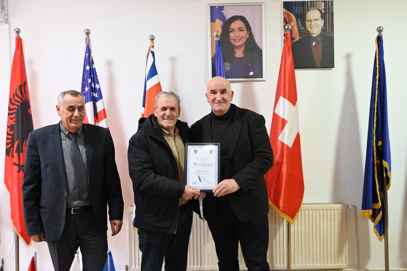 Pensionohen mësimdhënësit vitias  Emrush Zuka dhe Ramiz Limani