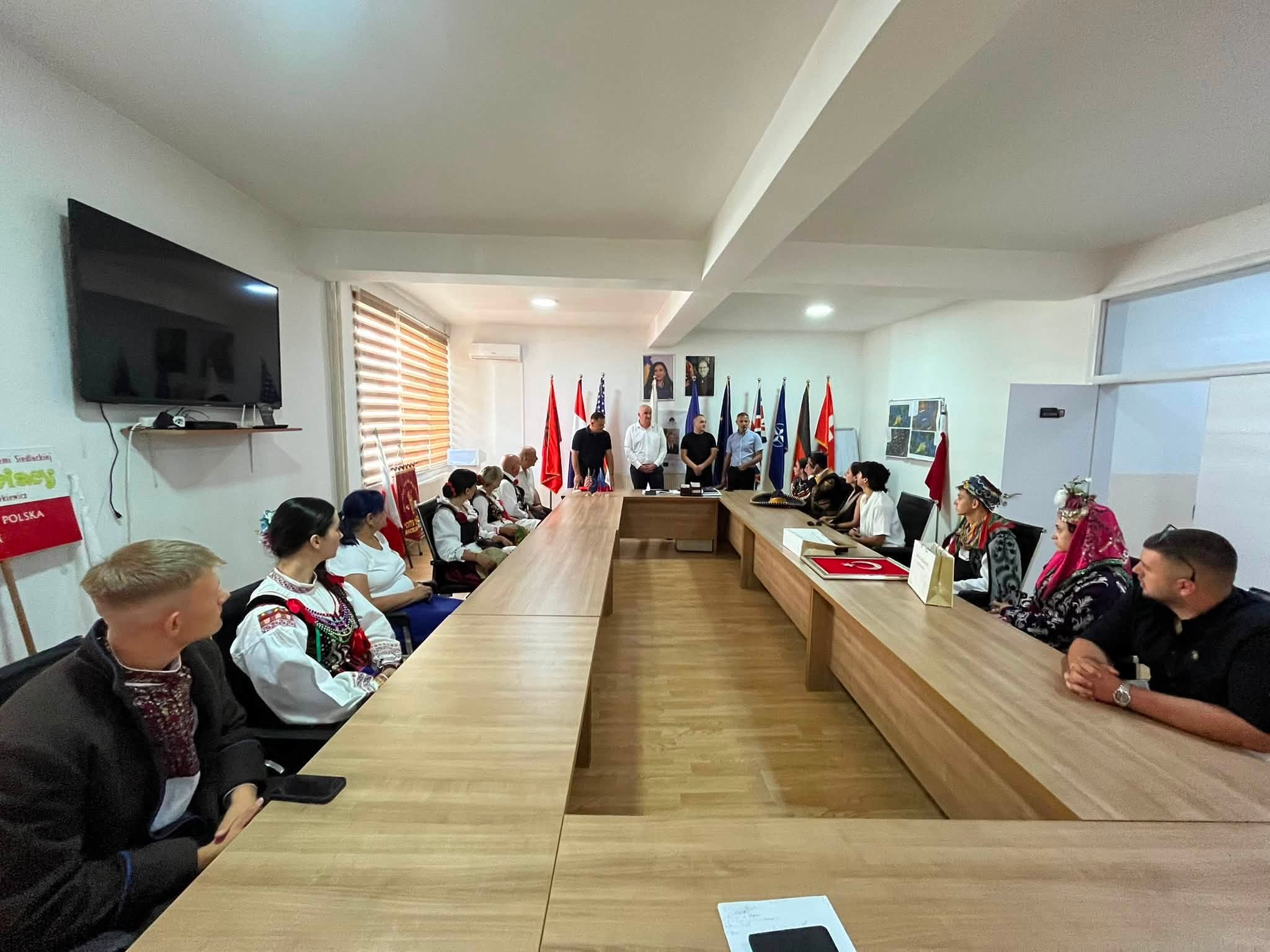 KryetariSokol Haliti  priti delegacionet pjesëmarrëse në Festivalin Ndërkombëtar  Fest Folk Anamorava 2026  