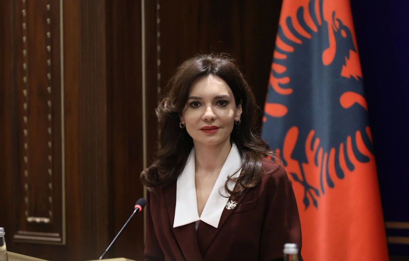 Elisa Spiropali kritikon Specialen  Drejtësia të jetë e paanshme dhe pa standarde të dyfishta