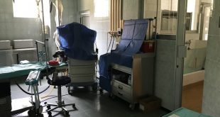 Pas erës së fortë të para dy ditëve, Spitali i Përgjithshëm në Pejë ka pasur dëmtime në kulmin ku gjenden sallat e operacionit