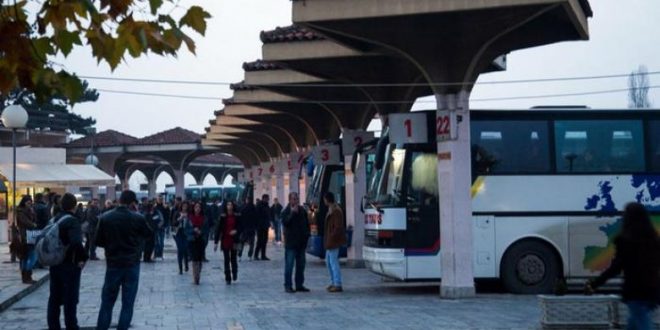 Transportuesit rrugorë në rajonin e Prizrenit ndërpresin grevën