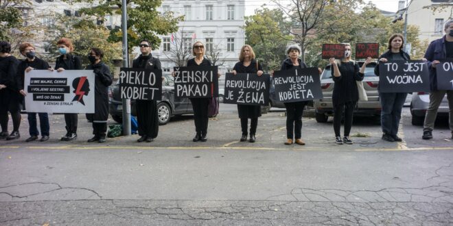 Ka më shumë se 20 vjet që Stasha Zajoviq, me organizatën e saj “Gratë në të Zeza”, kërkon drejtësi për krimet e luftës në Kosovë