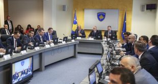 Qeveria e Kosovës ka miratuar Projektligjin për statusin e punëtorëve të arsimit shqip në vitet 1990-1999