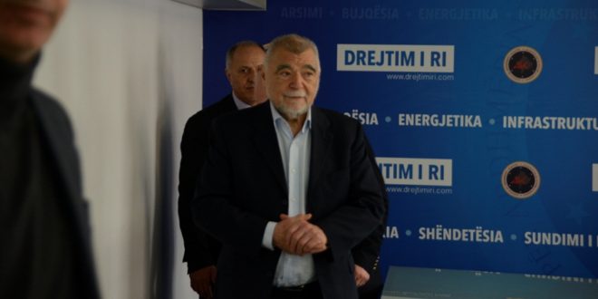 Stipe Mesiq: Gjykatat duhet ta gjykojnë në bazë të veprave kriminale dhe jo në bazë të kombësisë së tyre