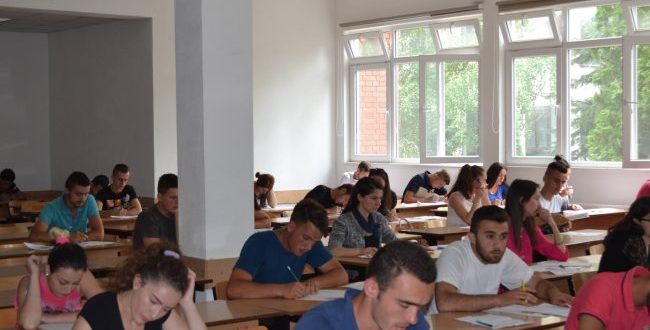 Në disa fakultete të Universitetit të Prishtinës "Hasan Prishtina" sot mbahet provimi pranues