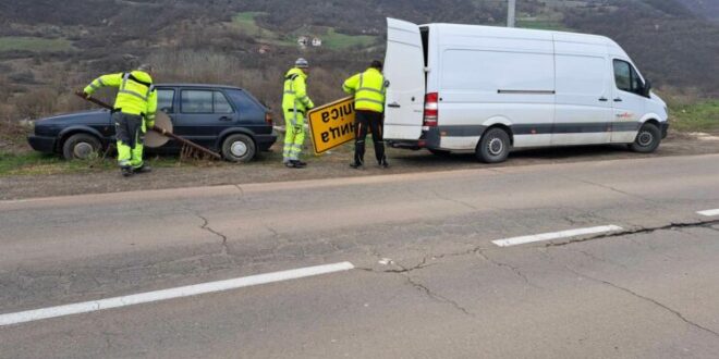 Komisioneri për Gjuhë thotë se zëvendësimi i tabelave në Veriun e Kosovës, nuk u bë sipas Kushtetutës