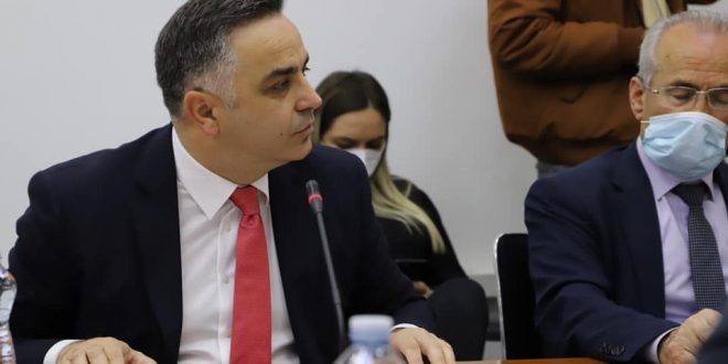 Deputeti i AAK-së, Besnik Tahiri kërkon që të ndryshohet rregullorja e Kuvendit të Kosovës