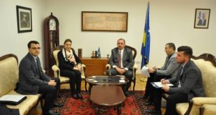 Drejtori i Shoqatës së Sigurimeve të Kosovës, Sami Mazreku është takuar sot me ministrin e Brendshëm, Ekrem Mustafa