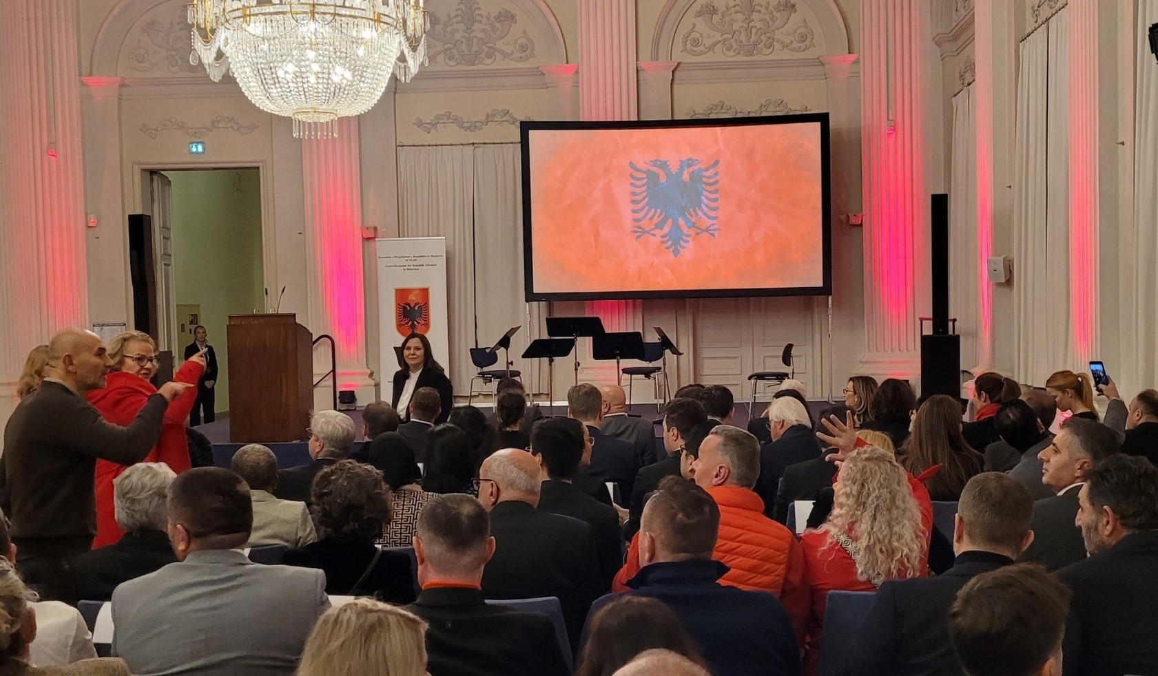 Isuf Bytyçi  NË MUNIH TË GJERMANISË U FESTUA 28 NËNTORI   DITA E FLAMURIT