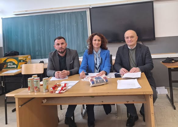 Debat i të rinjve në kuadër të projektit  Promovimi i mendimit kritik dhe aktivizimit qytetar