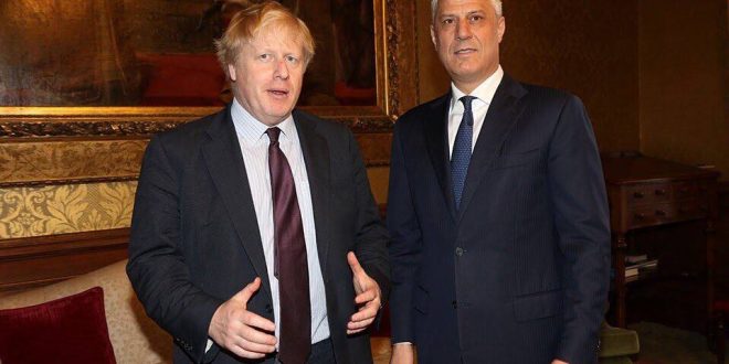 Kryetari Thaçi takohet me sekretarin e Jashtëm britanez, Boris Johnsonin, bisedojnë për dialogun Kosovë-Serbi