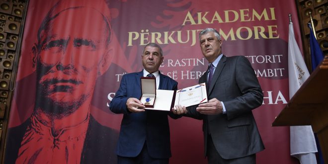 Në 75 vjetorin e rëniës heroike të Shaban Palluzhës, kryetari Thaçi e dekoron me Urdhërin “Hero i Kosovës”