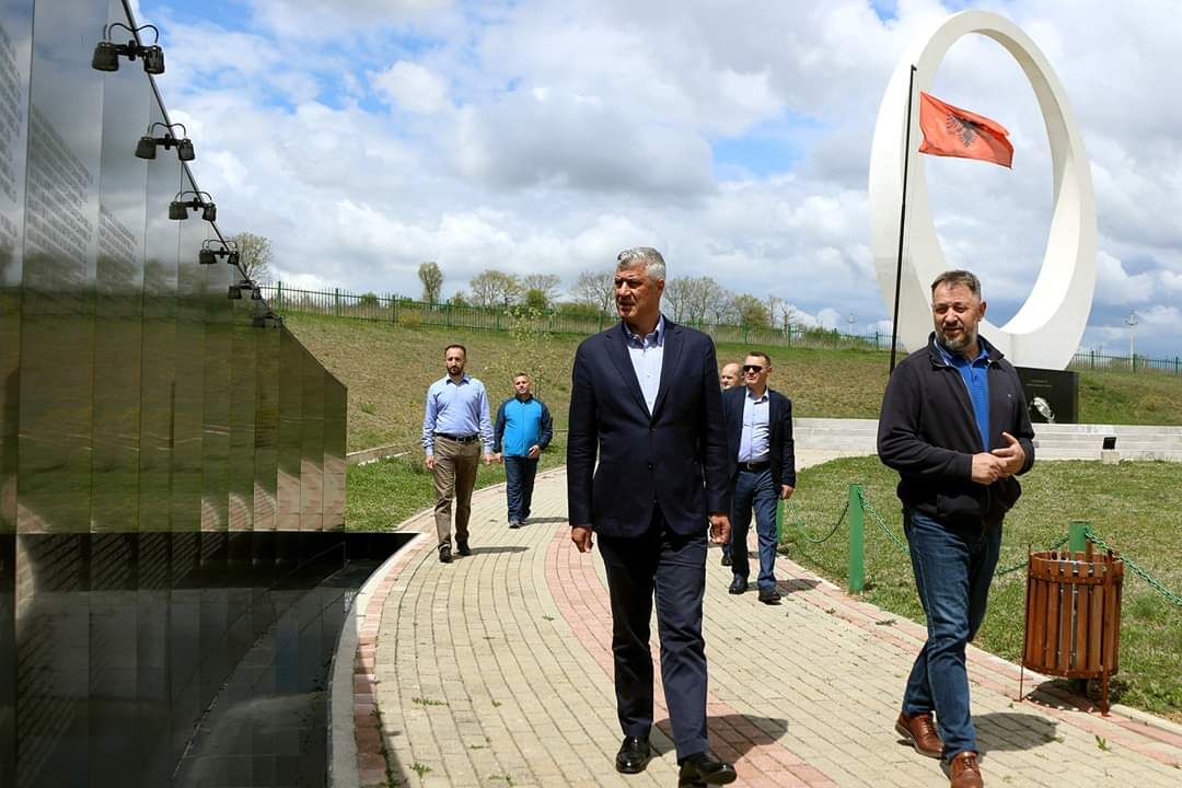 Sami Lushtaku kundër deklaratave të Fatos Geci  për figurën e Hashim Thaçit