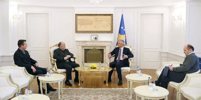 Kryetari Thaçi takon imzot Dodë Gjergjin, e falënderon për organizimin e akademisë solemne “Faleminderit Shqipëri”