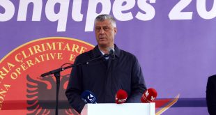 Kryetari i vendit, Hashim Thaçi i ka dekoruar të gjithë dëshmorët e rënë në Betejën Kosharës me “Urdhrin e Lirisë”