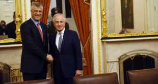 Senatori Corker, gjatë takimit në kryetarin, Thaçi konfirmoi përkrahjen për Forcat e Armatosura të Kosovës