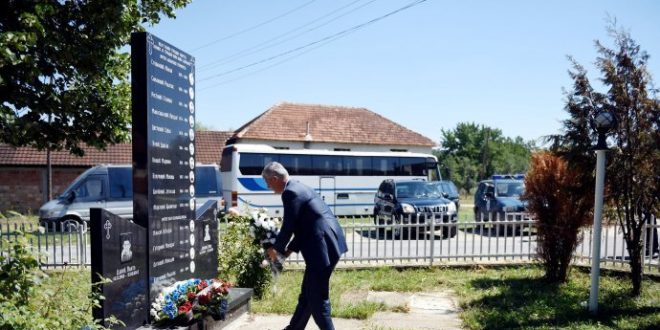 Shoqata “Përkorë”: Kryetari Thaçi të ndaloj vizitat në përmdoret e serbëve ku UÇK-ja quhet organizatë terroriste